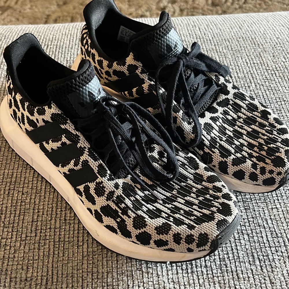 Adidas Sneakers